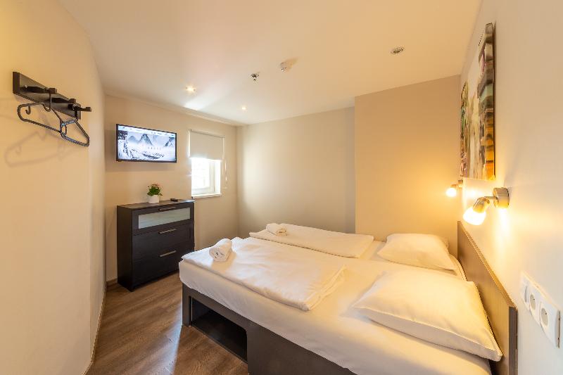 Büyük Çift Kişilik Yataklı Süit, Crowne Plaza Shanghai, An Ihg