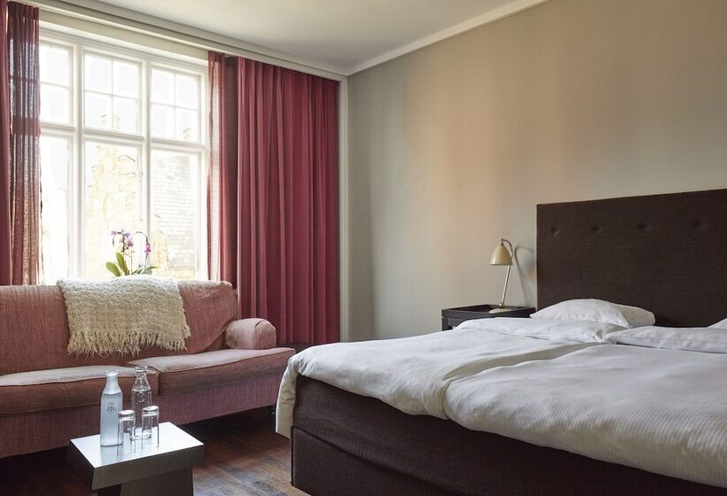 Номер Executive, First Hotel Grand