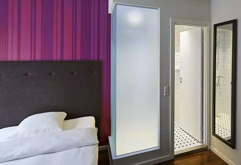 اتاق استاندارد یک نفره, First Hotel Grand