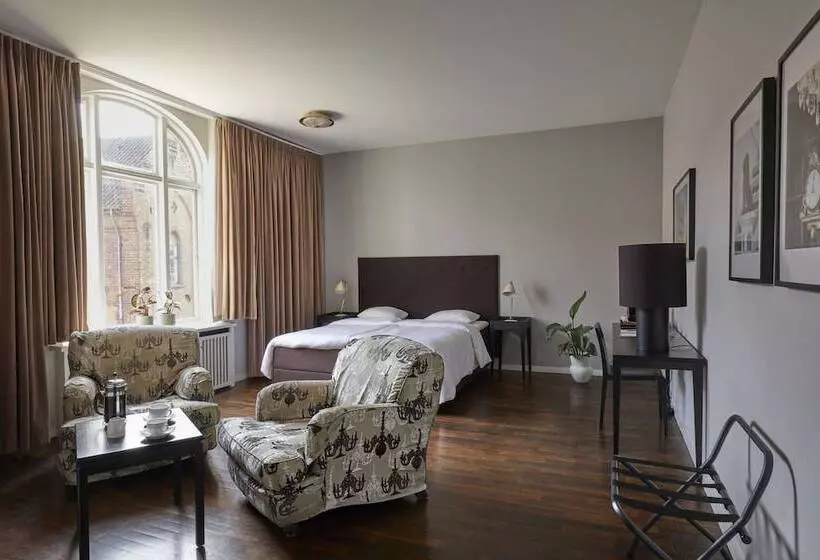 اتاق سوپریور, First Hotel Grand