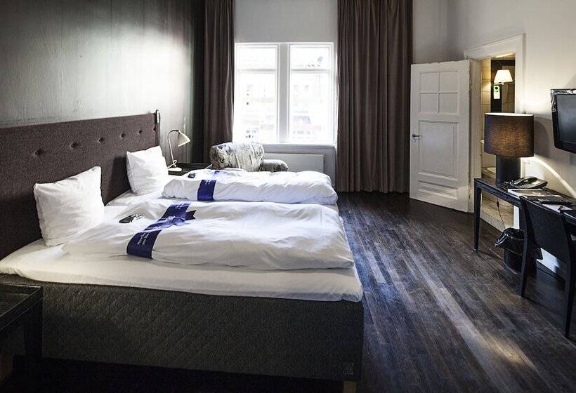 غرفة قياسية, First Hotel Grand