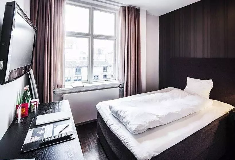 اتاق استاندارد, First Hotel Grand