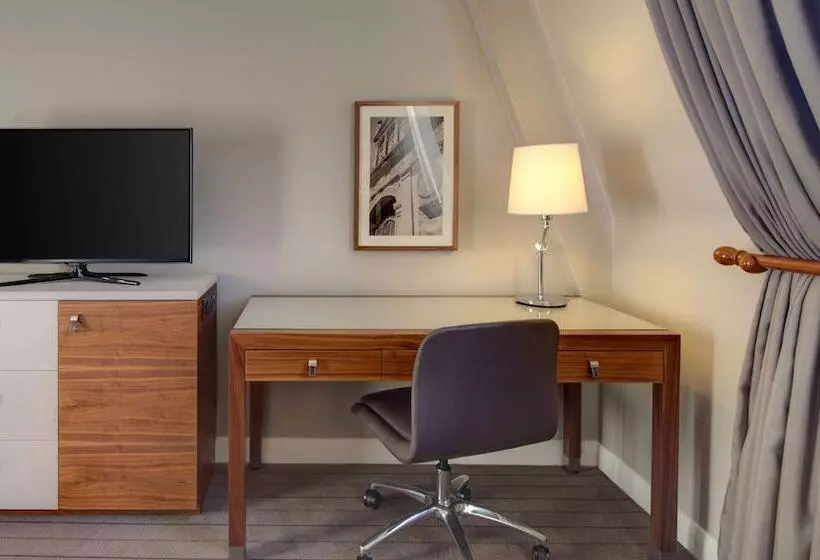 2ダブルベッドのスタンダードルーム, Hilton Cambridge City Centre