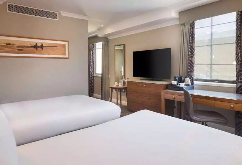 2ダブルベッドのスタンダードルーム, Hilton Cambridge City Centre