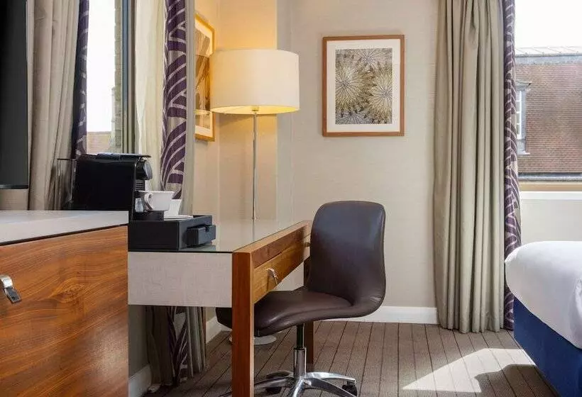 2ダブルベッドのスタンダードルーム, Hilton Cambridge City Centre