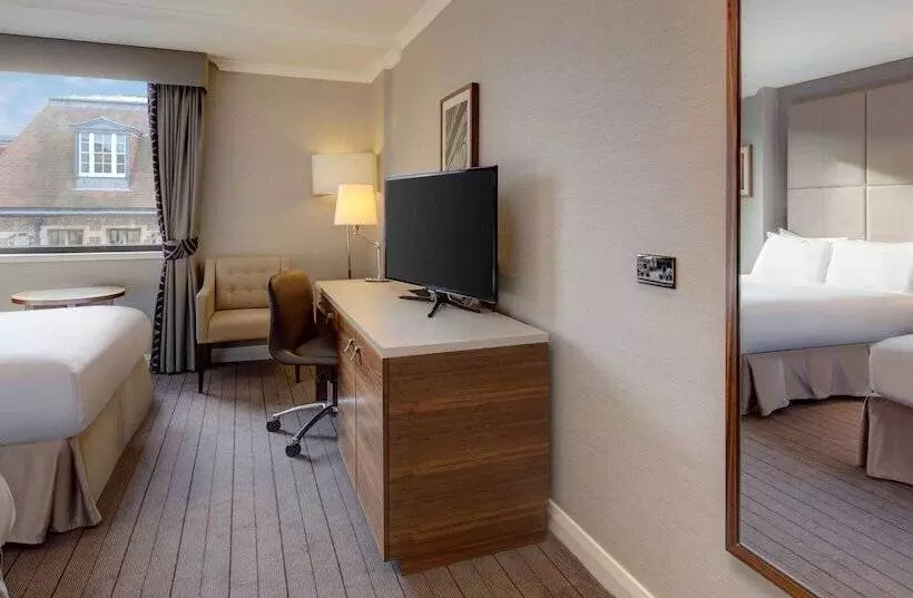 2ダブルベッドのスタンダードルーム, Hilton Cambridge City Centre