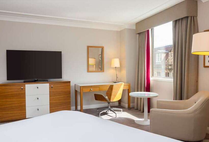 带大床的行政房间, Hilton Cambridge City Centre
