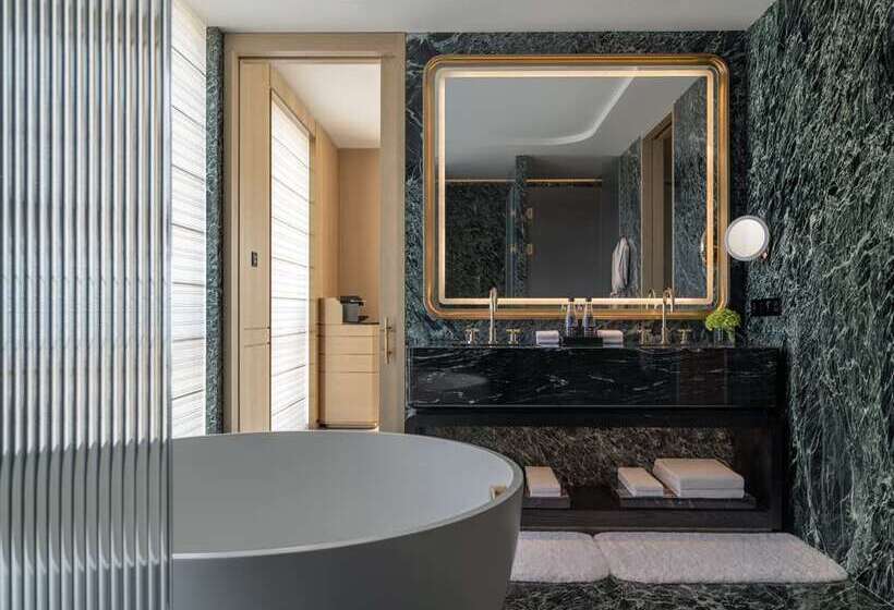 이그제큐티브 룸 킹사이즈 침대, Hilton Cambridge City Centre