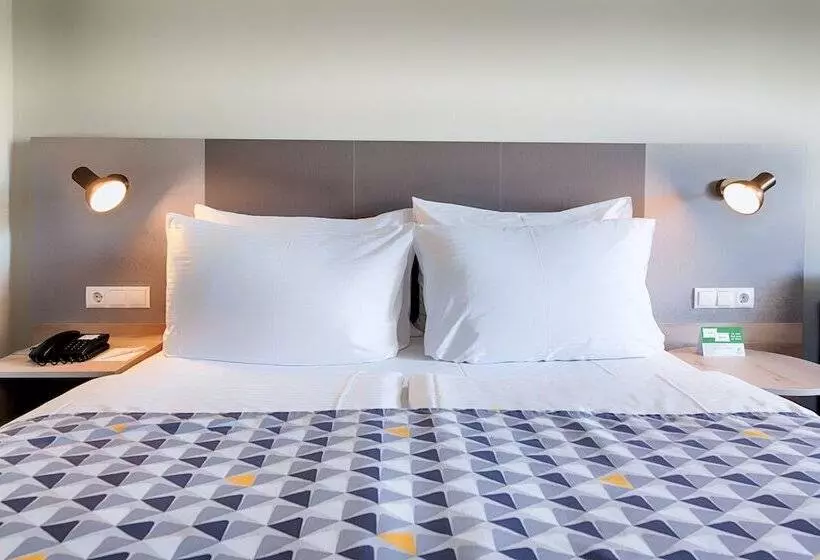 اتاق استاندارد با تخت دوبل, Holiday Inn Munich South, An Ihg