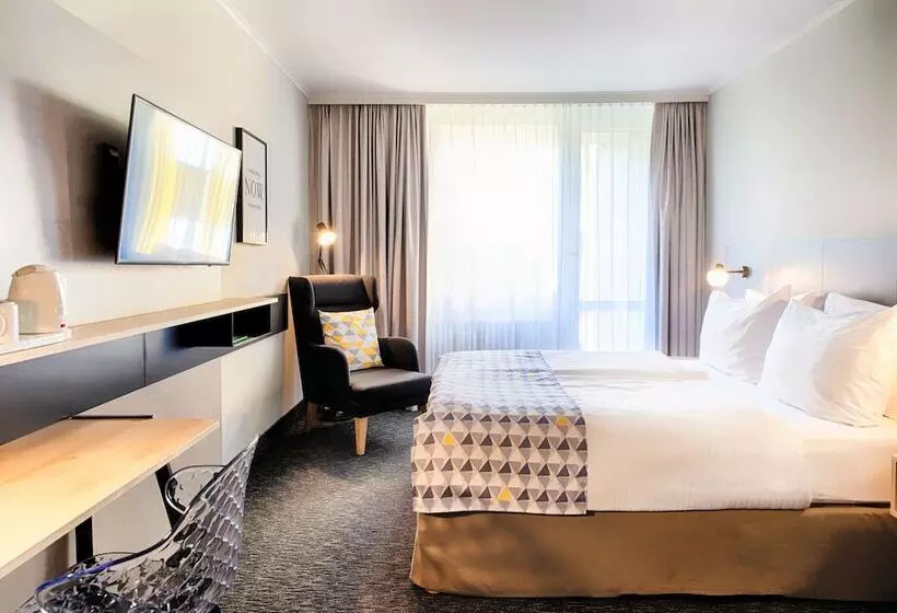 اتاق استاندارد با تخت دوبل, Holiday Inn Munich South, An Ihg