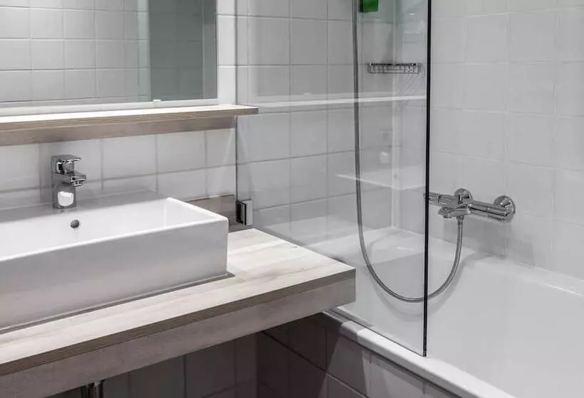 اتاق استاندارد با 2 تخت دوبل, Holiday Inn Munich South, An Ihg