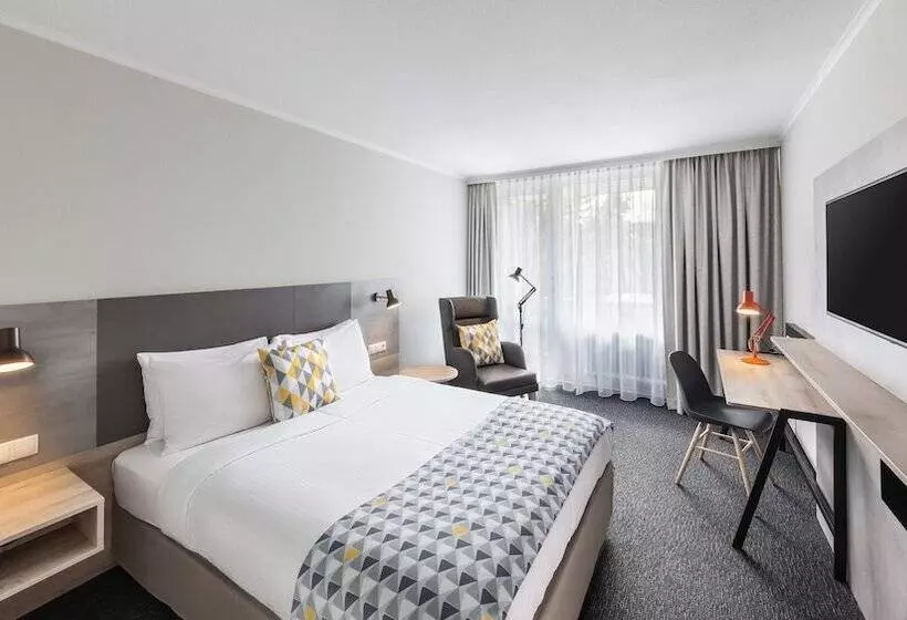 اتاق استاندارد با تخت دوبل, Holiday Inn Munich South, An Ihg