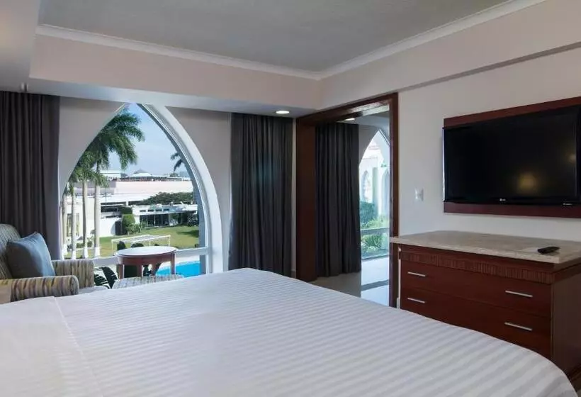 سوئیت با تخت بزرگ, Holiday Inn Tuxtla Gutierrez, An Ihg