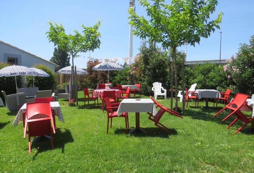 Номер Стандарт Трехместный, Hôtel Kyriad Cap Sud