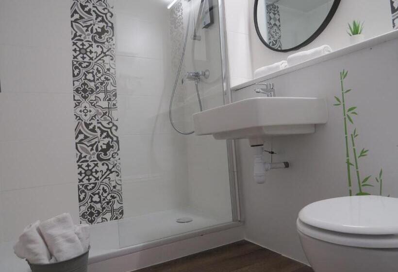 标准三人间, Hôtel Kyriad Cap Sud