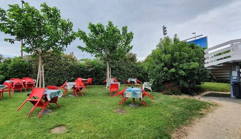 标准间带双人床, Hôtel Kyriad Cap Sud