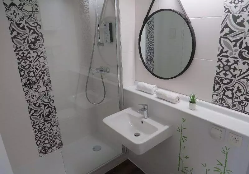 ダブルベッドスタンダードルーム, Hôtel Kyriad Cap Sud