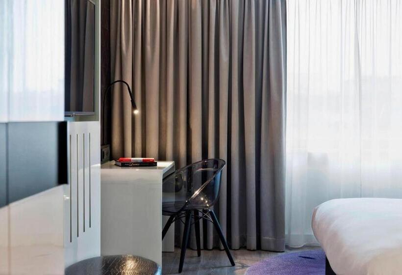 带大床的标准间, Renaissance Wien