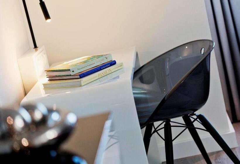 带大床的小型套房, Renaissance Wien