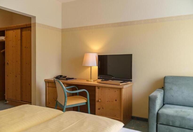 חדר סטודיו סטנדרד, Restaurant Lebzelter