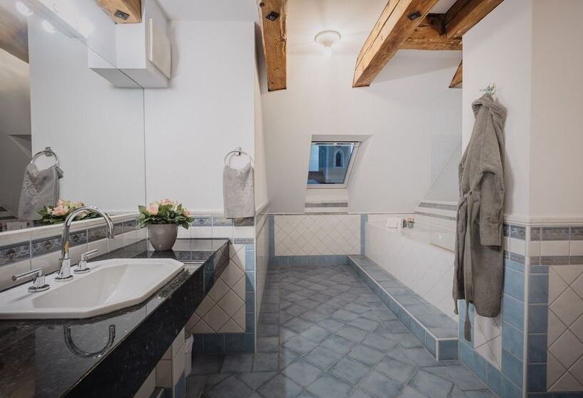 Люкс Повышенной Комфортности, Romantik Spa Hotel Elixhauser Wirt