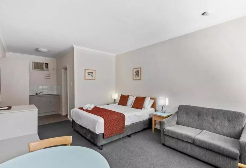 Standard-studio, Taft Apartments