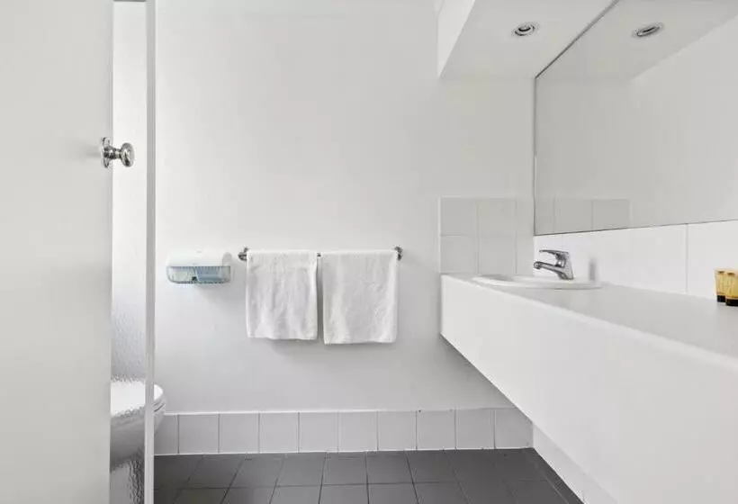 Standard-studio, Taft Apartments