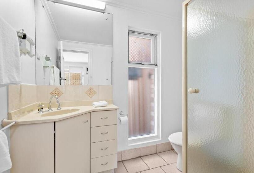 דירת חדר, Taft Apartments