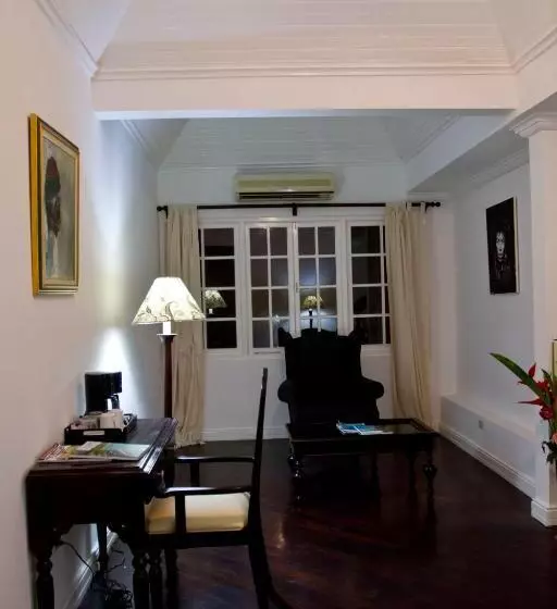 سوییت لوکس, Grand Hotel Excelsior Port Royal
