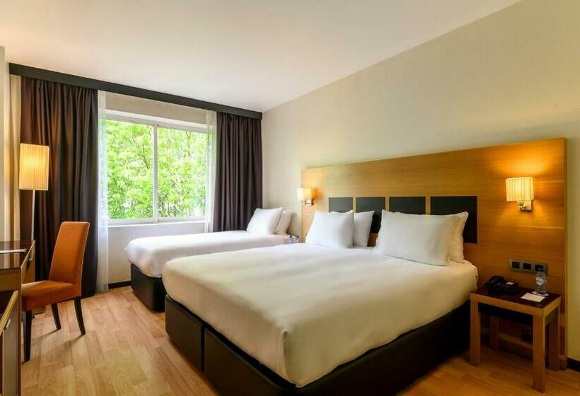 Habitació Triple Estàndard, a&o Brussel Centrum