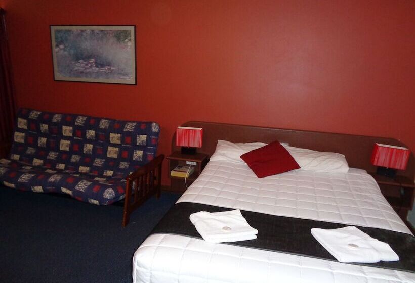 غرفة قياسية مزوَّدة بجاكوزي, Parkway Motel