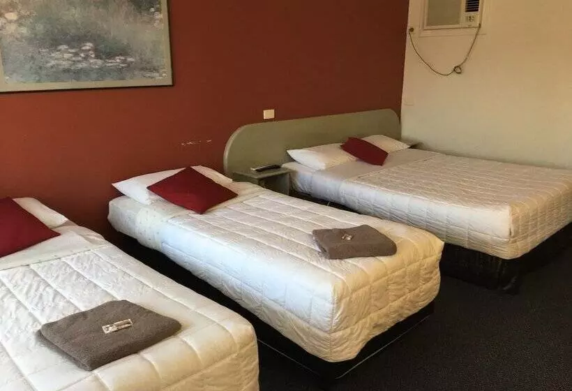 Standard Kolmen Hengen Huone, Parkway Motel