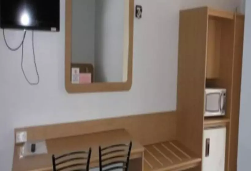 Standard Kolmen Hengen Huone, Parkway Motel