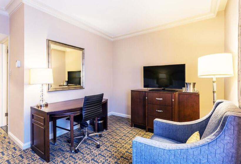 주니어 스위트, Capital Hilton