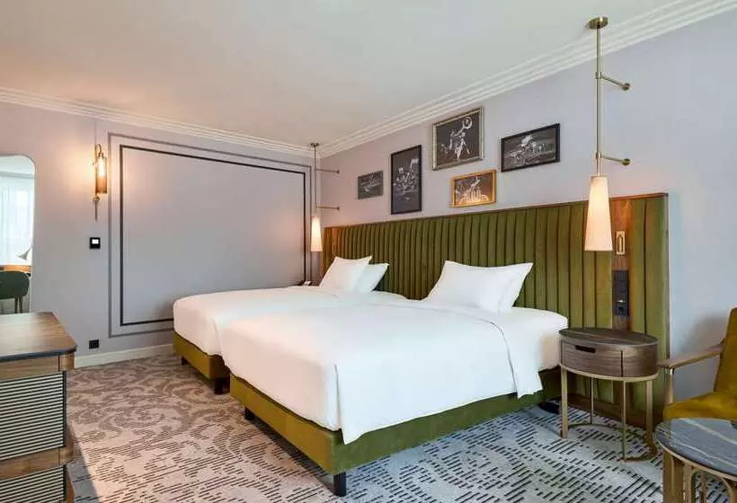 シティビューのデラックスルーム, Capital Hilton