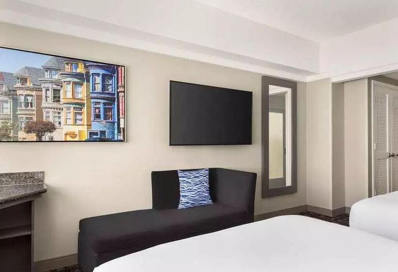 シティビューのデラックスルーム, Capital Hilton