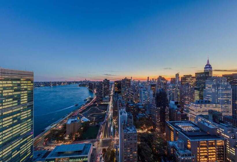 복층 룸 퀸 침대, Capital Hilton