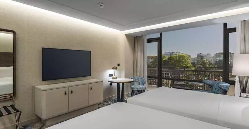 シティビューのデラックスルーム, Capital Hilton