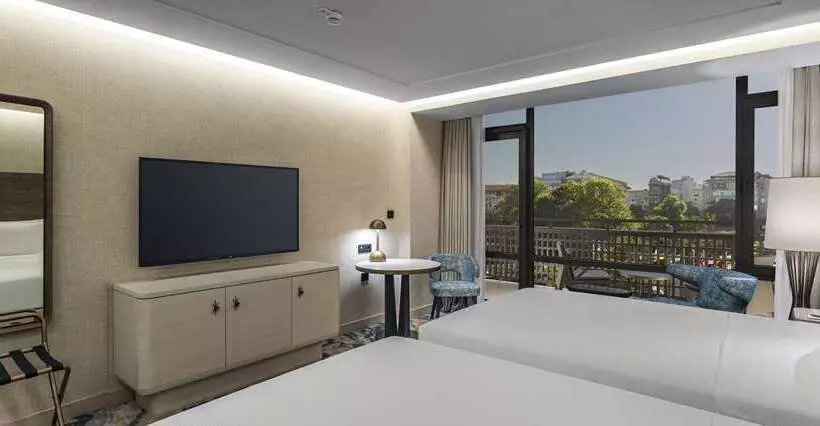 シティビューのデラックスルーム, Capital Hilton