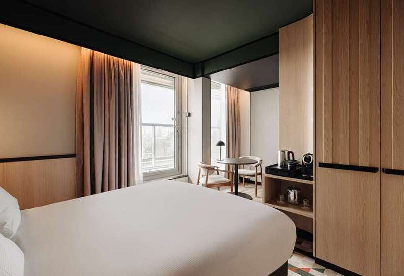 스탠다드 룸 킹사이즈 침대, Capital Hilton