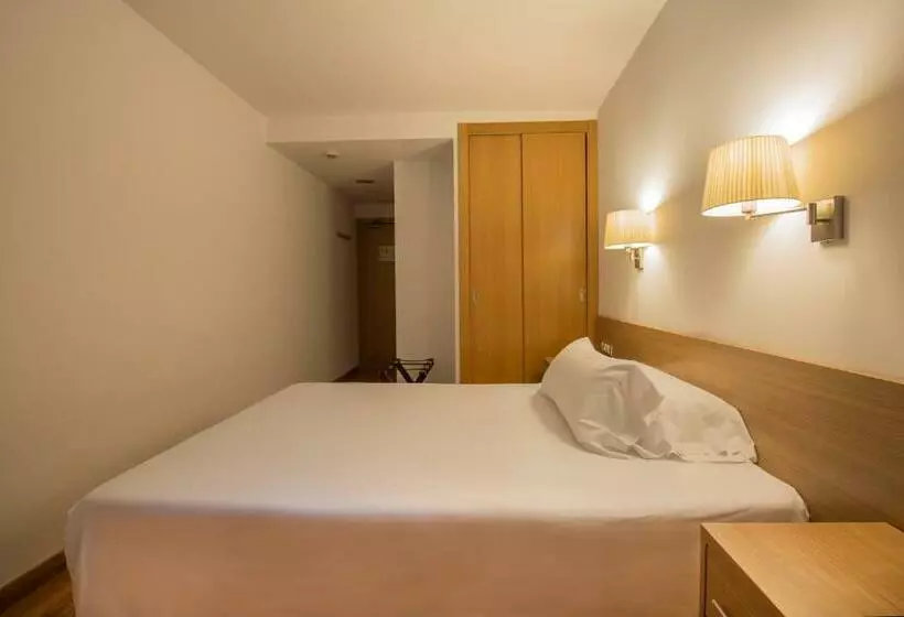 اتاق استاندارد یک نفره, Catalunya Ski by Nexta