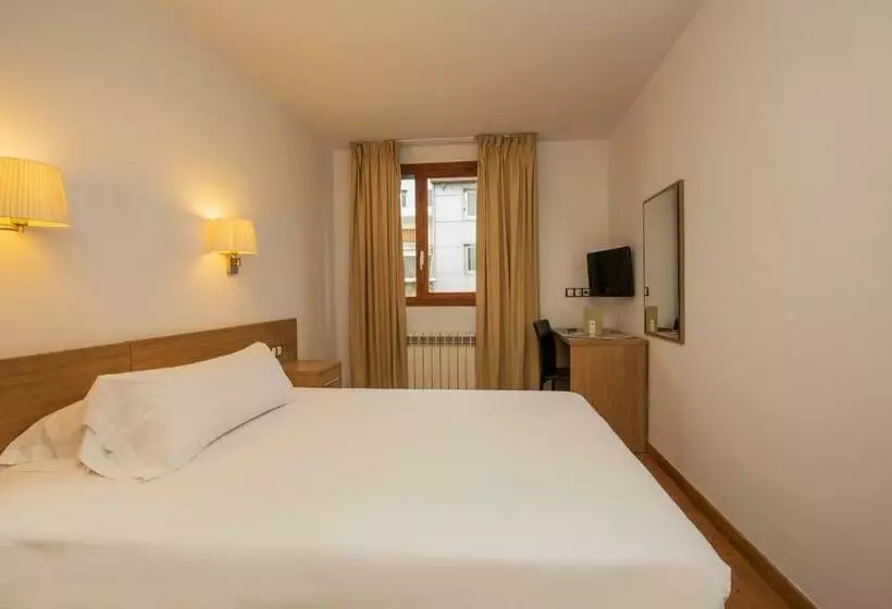اتاق استاندارد یک نفره, Catalunya Ski by Nexta
