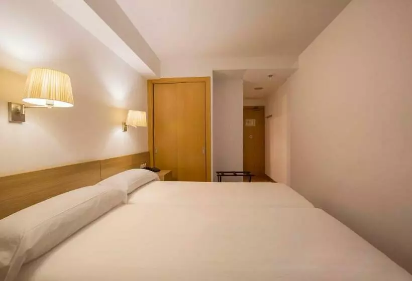 اتاق استاندارد سه نفره, Catalunya Ski by Nexta