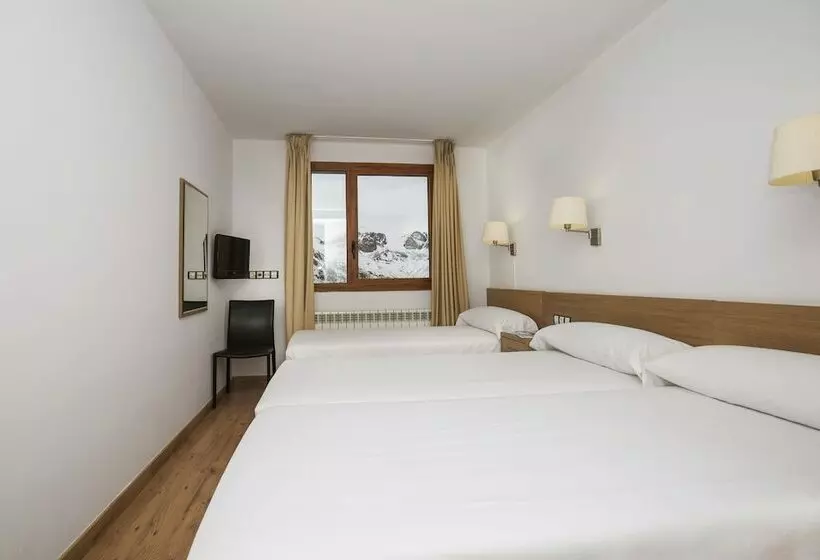 اتاق استاندارد سه نفره, Catalunya Ski by Nexta