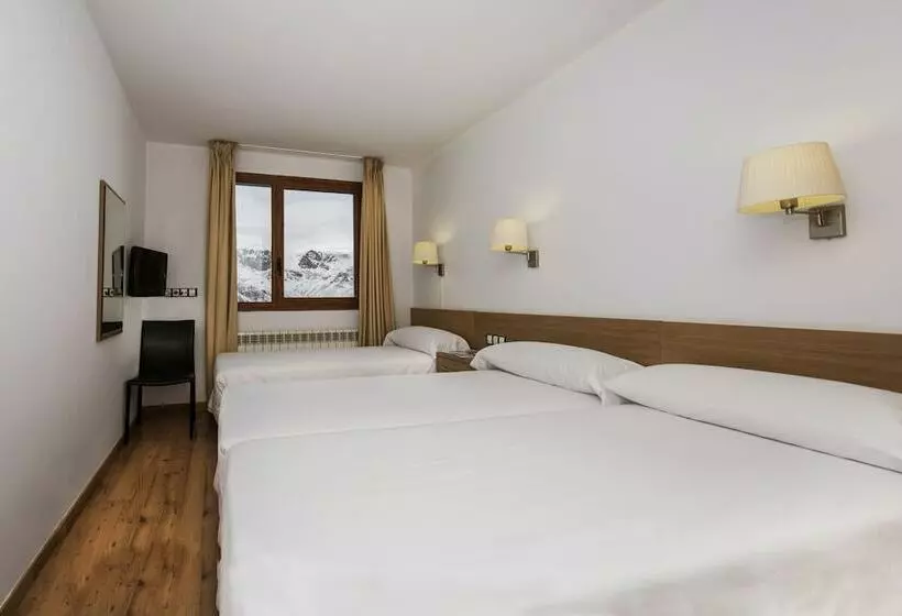 اتاق استاندارد سه نفره, Catalunya Ski by Nexta