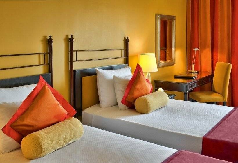 اتاق لوکس با چشمانداز دریا, Corinthia St George S Bay