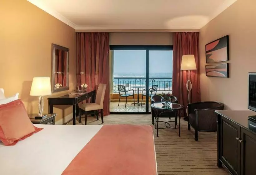 اتاق سه نفره دلوکس با چشمانداز دریا, Corinthia St George S Bay