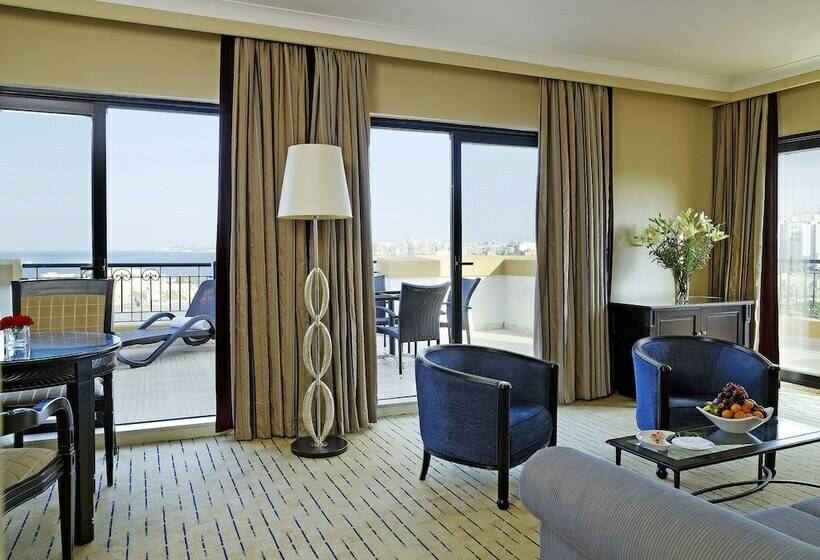 سوییت جونیور با چشمانداز دریا, Corinthia St George S Bay