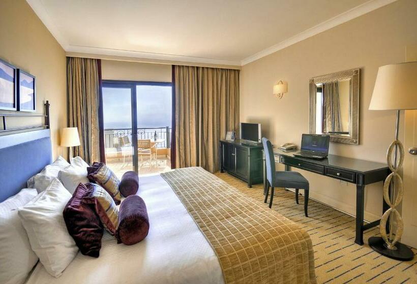 اتاق اجرایی با چشمانداز دریا, Corinthia St George S Bay