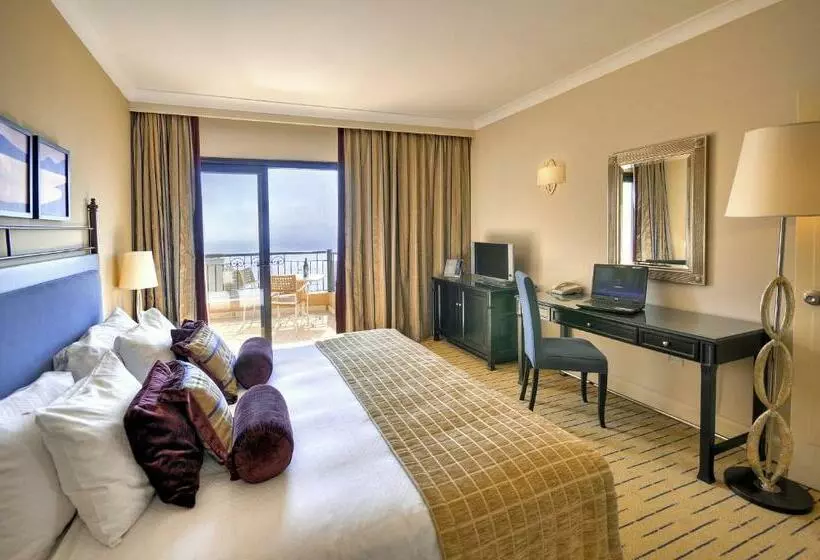 اتاق اجرایی با چشمانداز دریا, Corinthia St George S Bay